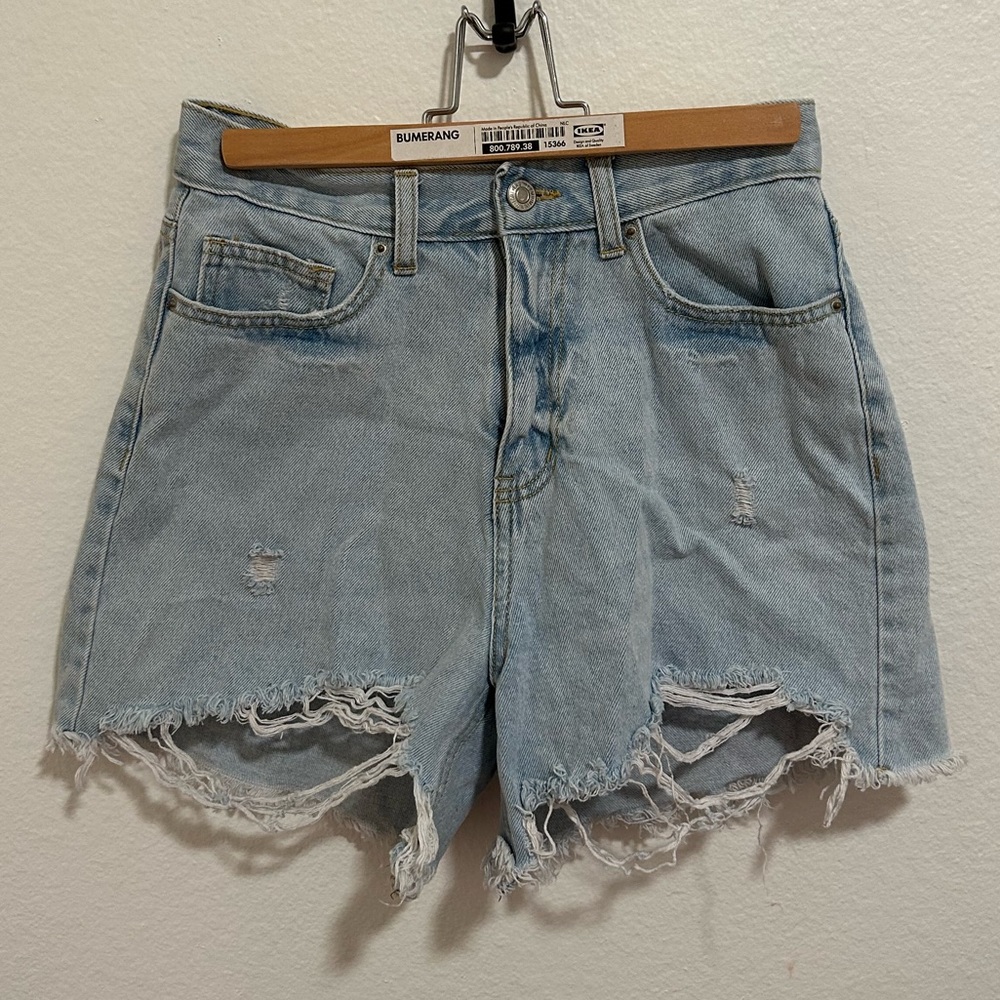 FOREVER 21 Ripped Light Wash Jean Shorts